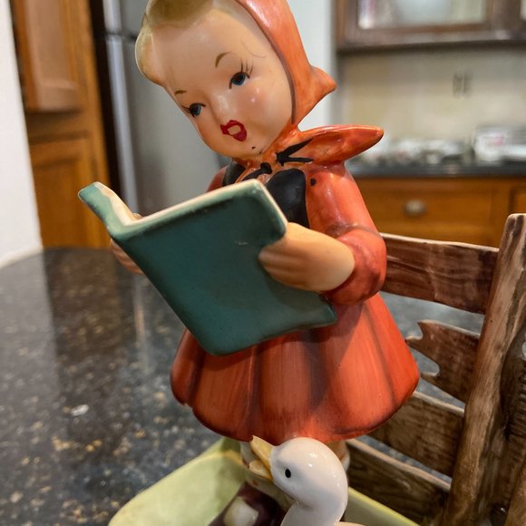 VINTAGE LEGO JAPAN CERAMIC GIRL WITH DUCK FIGURINE - Picture 8 of 8